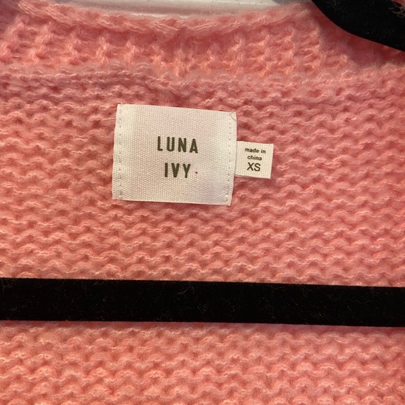 NWT Luna Ivy Anthropologie Size XS Pink Knit Cardigan 3D Appliqué Strawberries - Picture 6 of 12